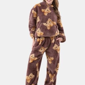 No Boundaries Cozy Brown Teddy Bear Pajama Set